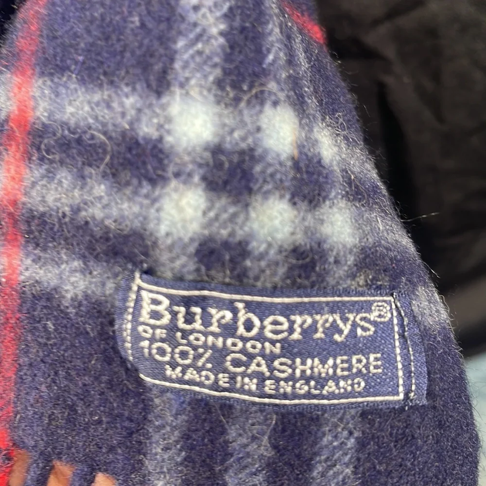 Burberry Vintage cashmere scarf 🧣 - Picture 5 of 5